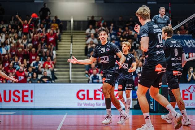 Volleyball Herren Saison 2025 2026 Liga Cup 2025 VfB Friedrichshafen vs. SVG Lüneburg 11.10.2025 Ethan Champlin ( 20 SVG Lüneburg) jubelt
