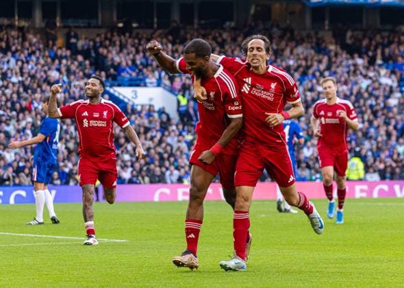 Football - LFC Foundation Friendly - Chelsea FC Legends v Liverpool FC Legends LONDON, ENGLAND - Saturday, October 11, 2025: Liverpool s Ryan Babel celebrates after scoring the first goal during the LFC Foundation match between Chelsea FC Legends and Liverpool FC Legends at Stamford Bridge. (Photo by David Rawcliffe Propaganda) LONDON Stamford Bridge GREATER LONDON ENGLAND  Copyright: xDavidxRawcliffex P2025-10-11-Chelsea_Legends_Liverpool_Legends-139