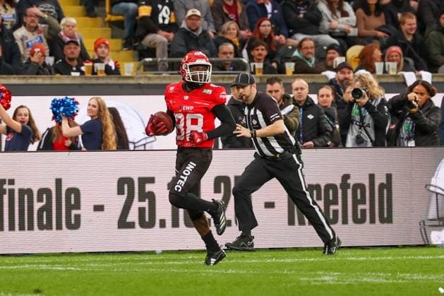Emanuel Bakare (Potsdam Royals, 88) with the first Tochdown, GFL Bowl 2025 , Dresden Monarchs vs Potsdam Royals, 2025_10_11 , Photo : Foot.Bowl Thomas Sobotzki Copyright: xFootxBowl ThomasxSobotzkix