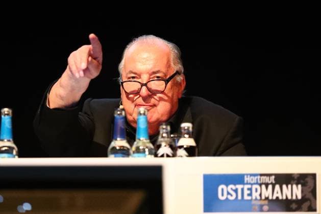 11.10.2025, xmohx, Fussball 3.Liga, 1.FC Saarbruecken - Mitgliederversammlung 2025 v.l. Präsident Hartmut Ostermann (1.FC Saarbruecken) (DFL DFB REGULATIONS PROHIBIT ANY USE OF PHOTOGRAPHS as IMAGE SEQUENCES and or QUASI-VIDEO) Saarbruecken