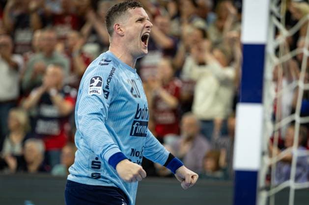 DAIKIN HBL: SG Flensburg-Handewitt vs THW Kiel; 11.10.25 Jubel Freude über gehaltenen Ball bei Kevin Møller (Nr.20, SG Flensburg-Handewitt) DAIKIN HBL: SG Flensburg-Handewitt vs THW Kiel, GP JOULE Arena am 11.10.25 Copyright: xBEAUTIFULxSPORTS MarioxM.xKobergx