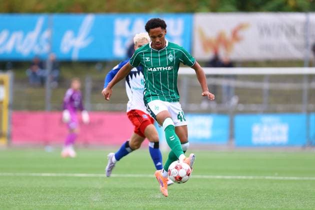 48 Paul Bright Max Erevbenagie (SV Werder Bremen U23) Fußball I Herren I Regionalliga Nord I Saison 2025-2026 I 14. Spieltag I Hamburger SV U21, U 21 - SV Werder Bremen U23 I 11.10.2025 I Stadion Hoheluft