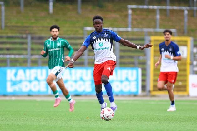 19 Raif Adam (Hamburger SV U21, U 21 Fußball I Herren I Regionalliga Nord I Saison 2025-2026 I 14. Spieltag I Hamburger SV U21 - SV Werder Bremen U23 I 11.10.2025 I Stadion Hoheluft