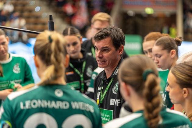 Nico Kiener (Frisch Auf Goeppingen, Cheftrainer), Frisch Auf Goeppingen Frauen vs. Thueringer HC, Handball, Bundesliga, 05. Spieltag, Saison 2025 2026, 11.10.2025, Frisch Auf Goeppingen Frauen vs. Thueringer HC, Handball, Bundesliga, 05. Spieltag, Saison 2025 2026, 11.10.2025 Goeppingen Copyright: xEibner-Pressefoto MaxxVogelx EP_MVL