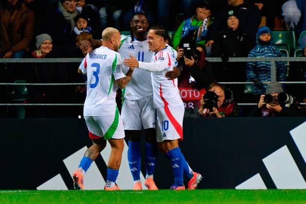 Moise Kean of Italy celebrates after scoring a goal with teammates during Qualifiers - Estonia vs Italy, FIFA World Cup, WM, Weltmeisterschaft, Fussball match in Tallin, Estonia, October 11 2025  Copyright: xEmmanuelexMastrodonato IPAxSportx xipa-agency.netx xx IPA_66438570 IPA_Agency_IPA66438570