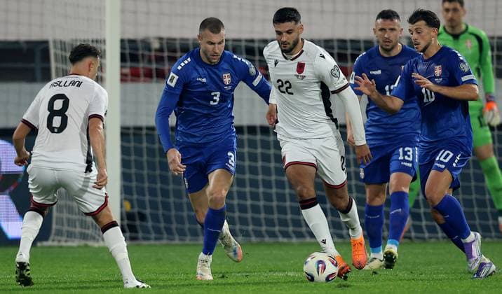 Serbia vs Albania, Group K World Cup 2026 European Qualifiers Leskovac, Serbia. 11th Oct, 2025. Serbia s Strahinja Pavlovic (L) vies with Albania s Armando Broja (R) during the Group K World Cup 2026 European Qualifiers football match between Serbia and Albania on October 11. 2025. in Leskovac, Serbia. Leskovac Serbia Copyright: xPedjaxMilosavljevic STARSPORTx