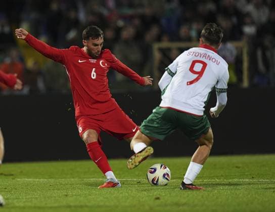 Bulgaria v Turkiye - 2026 FIFA World Cup, WM, Weltmeisterschaft, Fussball European Qualifiers SOFIA, BULGARIA - OCTOBER 11: Orkun Kokcu (6) of Turkiye and Kristiyan Stoyanov (9) of Bulgaria compete during the 2026 FIFA World Cup European Qualifier Group E match between Bulgaria and Turkiye at Vasil Levski National Stadium in Sofia, Bulgaria on October 11, 2025. Mehmet Emin Menguarslan Anadolu Sofia Bulgaria. Editorial use only. Please get in touch for any other usage.  Copyright: x2025xAnadoluxMehmetxEminxMenguarslanx