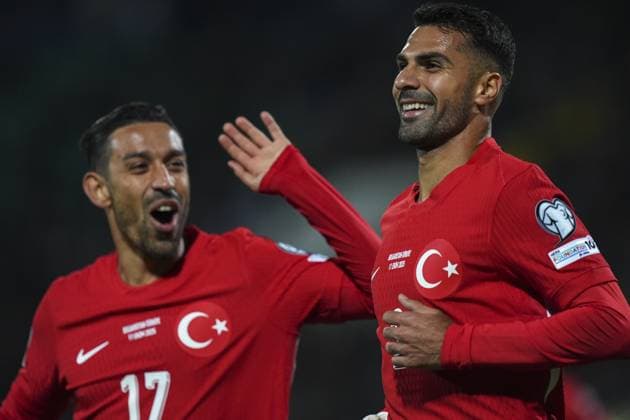 Bulgaria v Turkiye - 2026 FIFA World Cup, WM, Weltmeisterschaft, Fussball European Qualifiers SOFIA, BULGARIA - OCTOBER 11: Zeki Celik (2) of Turkiye celebrates with his teammate Irfan Can Kahveci (17) after scoring a goal during the 2026 FIFA World Cup European Qualifier Group E match between Bulgaria and Turkiye at Vasil Levski National Stadium in Sofia, Bulgaria on October 11, 2025. Mehmet Emin Menguarslan Anadolu Sofia Bulgaria. Editorial use only. Please get in touch for any other usage.  Copyright: x2025xAnadoluxMehmetxEminxMenguarslanx