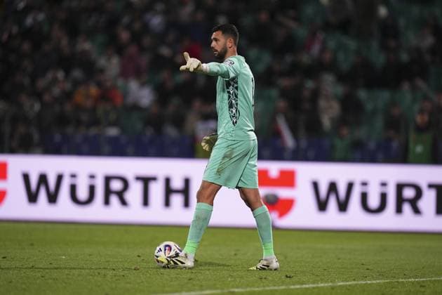 Bulgaria v Turkiye - 2026 FIFA World Cup, WM, Weltmeisterschaft, Fussball European Qualifiers SOFIA, BULGARIA - OCTOBER 11: Dimitar Mitov (1) of Bulgaria competes during the 2026 FIFA World Cup European Qualifier Group E match between Bulgaria and Turkiye at Vasil Levski National Stadium in Sofia, Bulgaria on October 11, 2025. Mehmet Emin Menguarslan Anadolu Sofia Bulgaria. Editorial use only. Please get in touch for any other usage.  Copyright: x2025xAnadoluxMehmetxEminxMenguarslanx