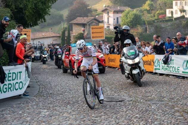 CICLISMO - Ciclismo Su Strada - Il Lombardia Tadej Pogacar (UAE Team Emirates) during Il Lombardia 2025 in Bergamo, Italy, on October 11, 2025 Lombardia Italy  Copyright: xIPAxSport ABACAx