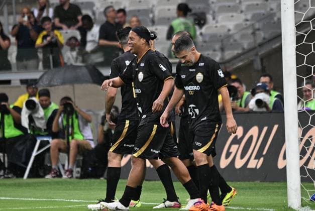 challenge of the giants Belo Horizonte (MG), 10 11 2025 - football challenge giants - Ronaldinho Gaucho player during the match between the Challenge of the Giants, held at the Mineirao stadium, in the city of Belo Horizonte, this Saturday, October 11, 2025. (Foto: Paulo Ti Thenews2 imago images) SPO  Copyright: xPauloxTix