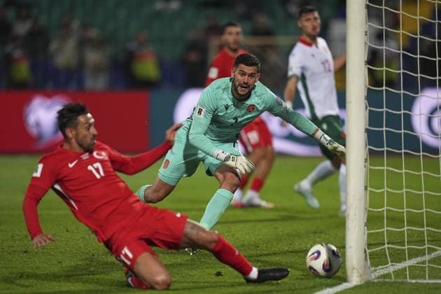 Bulgaria v Turkiye - 2026 FIFA World Cup, WM, Weltmeisterschaft, Fussball European Qualifiers SOFIA, BULGARIA - OCTOBER 11: Irfan Can Kahveci (17) of Turkiye in action during the 2026 FIFA World Cup European Qualifier Group E match between Bulgaria and Turkiye at Vasil Levski National Stadium in Sofia, Bulgaria on October 11, 2025. Mehmet Emin Menguarslan Anadolu Sofia Bulgaria. Editorial use only. Please get in touch for any other usage.  Copyright: x2025xAnadoluxMehmetxEminxMenguarslanx