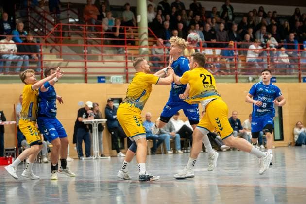 Handball I Herren I Saison 2025-2026 I 3. Liga I 7. Spieltag I TV Bittenfeld 2 - HSG Konstanz I 11.10.2025 Fabian Lucas (27, TV Bittenfeld 2) im Wurf Waiblingen Gemeindehalle Bittenfeld Baden-Württemberg Deutschland Copyright: xLobeca MaxxPetershansx