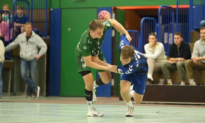 RECORD DATE NOT STATED Handball, Saison 2025 2026, 3. Liga, Staffel Nord-Ost. HG Hamburg-Barmbek - Eintracht Hildesheim. Aufnahmedatum: 11. Oktober 2025. Lukas Quedenbaum (Eintracht, l.), Pelle Christian Ramm. Wandsbek Hamburg