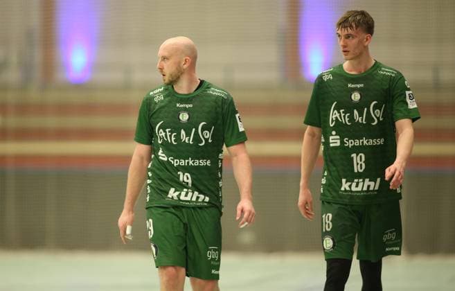 RECORD DATE NOT STATED Handball, Saison 2025 2026, 3. Liga, Staffel Nord-Ost. HG Hamburg-Barmbek - Eintracht Hildesheim. Aufnahmedatum: 11. Oktober 2025. Jakub Tonar, Henning Stoehr (Eintracht, v.l.). Wandsbek Hamburg