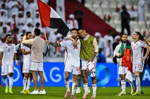 UNITED ARAB EMIRATES v OMAN-2026 FIFA World Cup, WM, Weltmeisterschaft, Fussball ASIAN QUALIFIER PLAYOFFS Players of United Arab Emirates celebrates the win at the end of the FIFA World Cup 2026 AFC Asian qualifiers playoffs group A match between United Arab Emirates and Oman at Jassim Bin Hamad Stadium in Doha, Qatar, on October 11, 2025. DOHA Qatar Copyright: xNOUSHADx