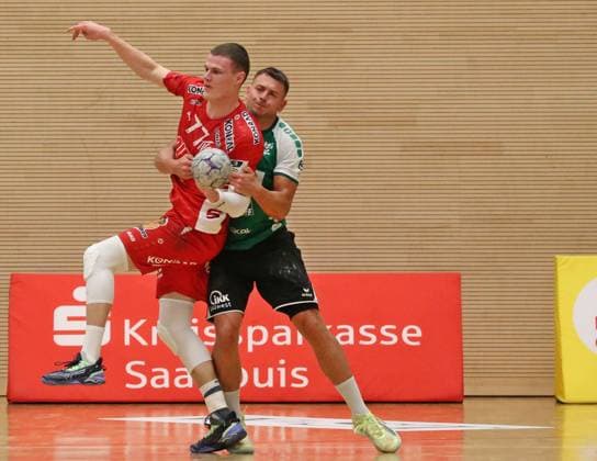11.10.2025, xmohx, Handball 3.Liga Staffel Südwest, HG Saarlouis - TSG Haßloch v.l. Niklas Ihmer (Kirchzell), Yves Kunkel (Saarlouis) (DFL DFB REGULATIONS PROHIBIT ANY USE OF PHOTOGRAPHS as IMAGE SEQUENCES and or QUASI-VIDEO) Saarlouis