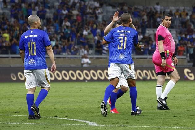 RECORD DATE NOT STATED Challenge of giants - mineirao 60 years Belo Horizonte (MG), 10 11 2025 - Football Ronaldinho s Team x Alex s Team - Wendell celebrates a goal during the commemorative match between Ronaldinho s Team and Alex s Team, a friendly match celebrating Mineirao s 60th anniversary, held at Minas Arena (Mineirao), this Saturday (11) at 4:00 pm (Brasilia time). Minas Gerais Brasil Copyright: xEvandroxOliveirax