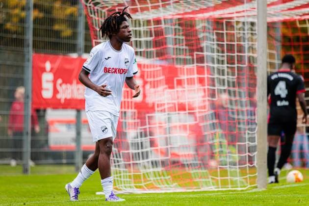 Emmanuel Bamba (SC Verl, 02) GER, VfL Theesen vs. SC Verl, Fussball, Westfalenpokal, Achteilfinale, Spielzeit 2025 2026, 11.10.2025 DFL Regulations prohibit any use of photographers as image sequences and or quasi-video. GER, VfL Theesen vs. SC Verl, Fussball, Westfalenpokal, Achteilfinale, Spielzeit 2025 2026, 11.10.2025 Bielefeld Copyright: xEibner-Pressefoto JanxRollingerx EP_JSK