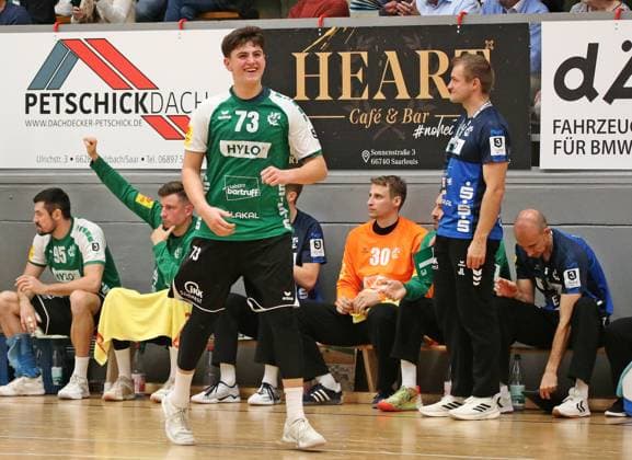 11.10.2025, xmohx, Handball 3.Liga Staffel Südwest, HG Saarlouis - TV Kirchzell v.l. Marko Jelicic (Saarlouis) bejubelt einen Treffer (DFL DFB REGULATIONS PROHIBIT ANY USE OF PHOTOGRAPHS as IMAGE SEQUENCES and or QUASI-VIDEO) Saarlouis