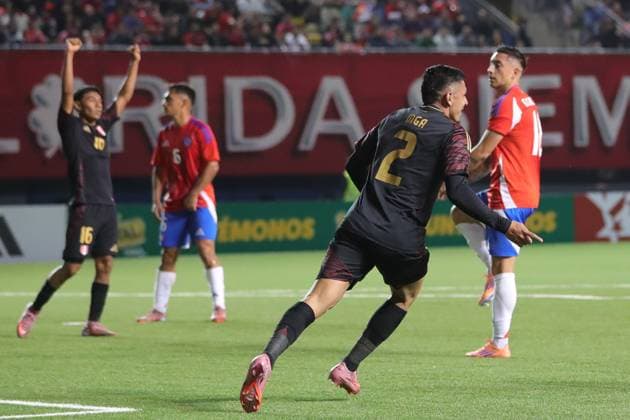 Futbol, Chile vs Peru Partido amistoso 2025 El jugador de la seleccion Peru Cesar Inga, celebra el gol, durante el partido amistoso disputado en el Estadio Bicentenario de la Florida, Santiago, Chile. 10 10 2025 Felipe Zanca Photosport Football, Chile vs Peru 2025 friendly match Peru s player Cesar Inga, celebrate the goal during a friendly match at the Bicentenario Stadium in the Florida, Santiago, Chile. 10 10 2025 Felipe Zanca Photosport Chile vs Peru, amistoso 2025