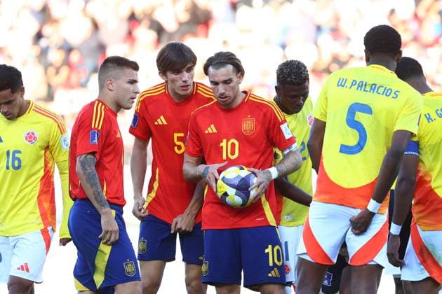 Futbol, Espana vs Colombia. Mundial sub 20, Chile 2025. El jugador de Espana Iker Bravo es fotografiado durante un partido de cuartos de final del mundial sub 20 contra Colombia disputado en el estadio Fiscal de Talca, Chile. 11 10 2025 Eduardo Fortes Photosport Football, Spain vs Colombia. U-20 World Cup Championship. Spain™s player Iker Bravo is pictured during a round of 8 match of the U-20 World Cup against Colombia at the Fiscal stadium in Talca, Chile. 11 10 2025 Eduardo Fortes Photosport Espana vs Colombia, mundial sub 20 Chile 2025 