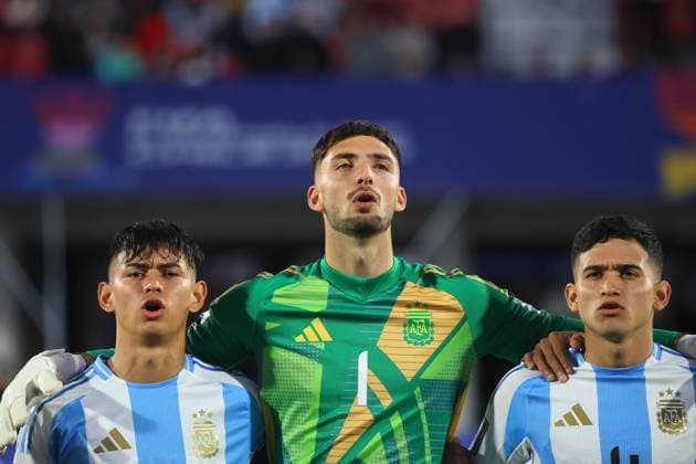 Futbol, Mexico vs Argentina. Mundial sub 20, Chile 2025. El jugador de Argentina Santino Barbi es fotografiado durante un partido de cuartos de final del mundial sub 20 contra Mexico disputado en el estadio Nacional de Santiago, Chile. 11 10 2025 Jonnathan Oyarzun Photosport Football, Mexico vs Argentina. U-20 World Cup Championship. Argentina™s player Santino Barbi is pictured during a quarterfinal match of the U-20 World Cup against Mexico at the Nacional stadium in Santiago, Chile. 11 10 2025 Jonnathan Oyarzun Photosport Mexico vs Argentina, mundial sub 20 Chile 2025 