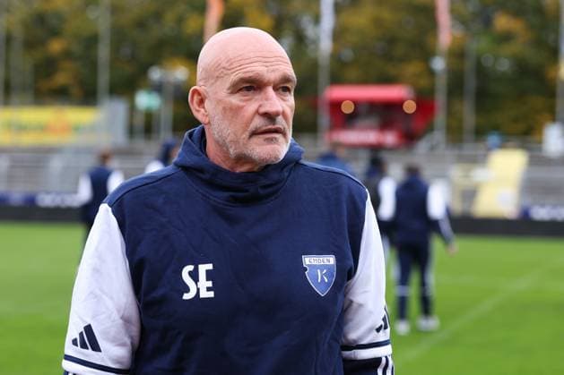 11.10.2025, Fussball, Herren, Regionalliga Nord, 14. Spieltag, VfB Oldenburg - BSV Kickers Emden Trainer Stefan Emmerling (BSV Kickers Emden)