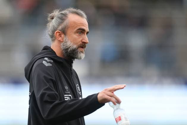 11.10.2025, Fussball, Herren, Regionalliga Nord, 14. Spieltag, VfB Oldenburg - BSV Kickers Emden Trainer Dario Fossi (VfB Oldenburg)