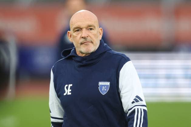 11.10.2025, Fussball, Herren, Regionalliga Nord, 14. Spieltag, VfB Oldenburg - BSV Kickers Emden Trainer Stefan Emmerling (BSV Kickers Emden)