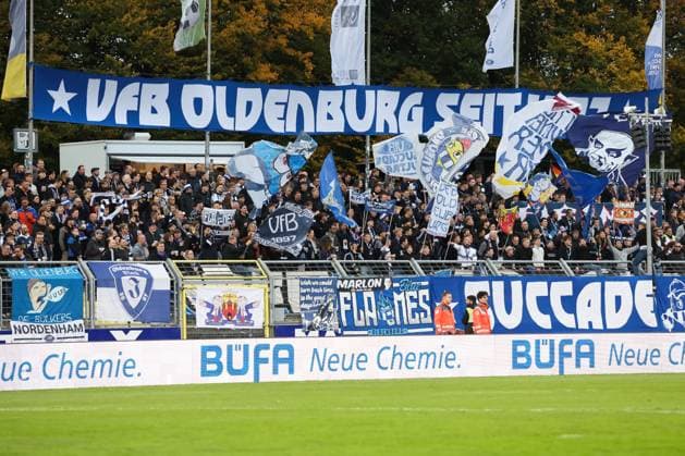 11.10.2025, Fussball, Herren, Regionalliga Nord, 14. Spieltag, VfB Oldenburg - BSV Kickers Emden Fanlager Fanblock Fans VfB Oldenburg