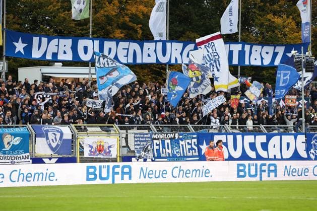 11.10.2025, Fussball, Herren, Regionalliga Nord, 14. Spieltag, VfB Oldenburg - BSV Kickers Emden Fanlager Fanblock Fans VfB Oldenburg