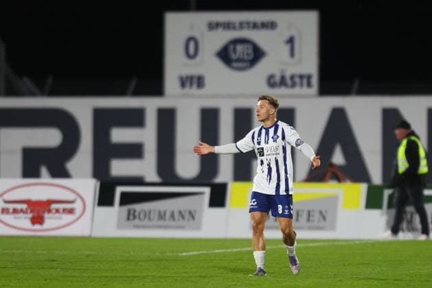 11.10.2025, Fussball, Herren, Regionalliga Nord, 14. Spieltag, VfB Oldenburg - BSV Kickers Emden Rafael Brand (8 VfB Oldenburg)