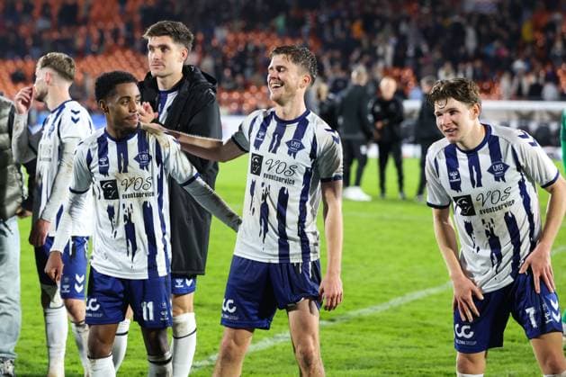 11.10.2025, Fussball, Herren, Regionalliga Nord, 14. Spieltag, VfB Oldenburg - BSV Kickers Emden Jubel nach dem Spiel VfB Oldenburg