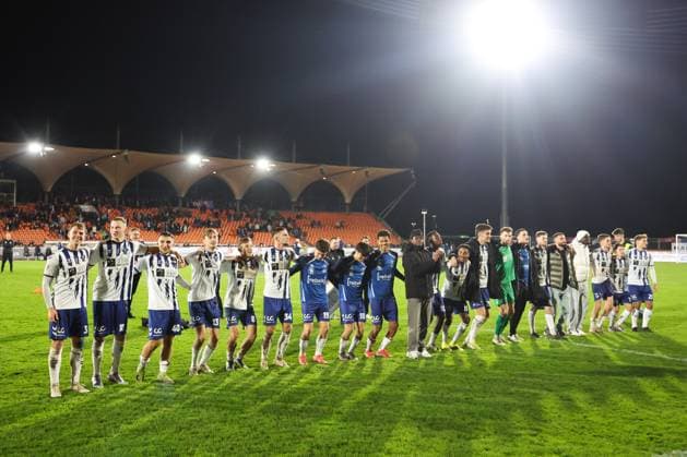 11.10.2025, Fussball, Herren, Regionalliga Nord, 14. Spieltag, VfB Oldenburg - BSV Kickers Emden Jubel nach dem Spiel VfB Oldenburg