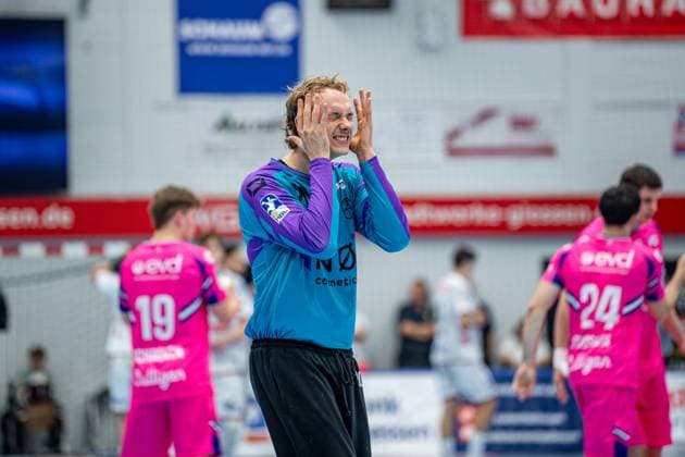 2. Handball Bundesliga; TV Hüttenberg - TSV Bayer Dormagen, 11.10.25 Christian Simonsen (TSV Bayer Dormagen, 20) 2. Handball Bundesliga; TV Hüttenberg - TSV Bayer Dormagen: Hüttenberg, 11.10.25 Copyright: xBEAUTIFULxSPORTS Roeczeyx