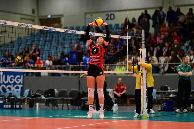 Volleyball I Frauen I Saison 2025-2026 I Bundesliga I 1. Spieltag I ETV Hamburger Volksbank Volleys - Allianz MTV Stuttgart I 11.10.2025 Luise Klein (9, ETV Hamburger Volksbank Volleys) Hamburg CU-Arena Hamburg Deutschland Copyright: xLobeca FelixxSchlikisx