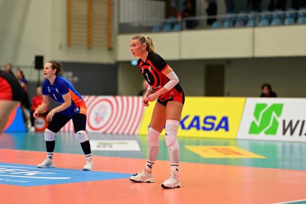 Volleyball I Frauen I Saison 2025-2026 I Bundesliga I 1. Spieltag I ETV Hamburger Volksbank Volleys - Allianz MTV Stuttgart I 11.10.2025 Lina Köster (3, ETV Hamburger Volksbank Volleys) Hamburg CU-Arena Hamburg Deutschland Copyright: xLobeca FelixxSchlikisx