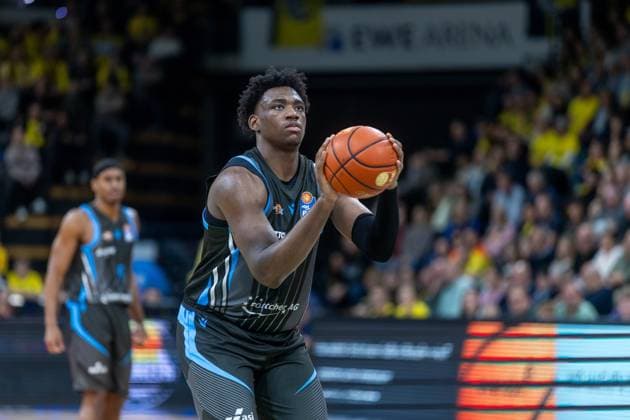 Oldenburg, Niedersachsen, DEU, 11.10.2025, Great Osobor (Science City Jena). EWE Baskets Oldenburg vs. Science City Jena. 1. Basketball-Bundesliga Saison 2025 2026, 4. Spieltag, Grosse EWE Arena. EWE Baskets Oldenburg vs. Science City Jena