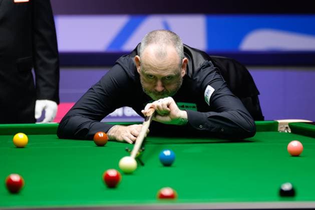 XI AN, CHINA - OCTOBER 12: Mark J Williams of Wales plays a shot in the Semifinal match against Daniel Wells of Wales on day 6 of the Xi an Grand Prix 2025 at the Qujiang Athletic Center on October 12, 2025 in Xi an, Shaanxi Province of China.  Copyright: xTaixChengzhex 111596692289
