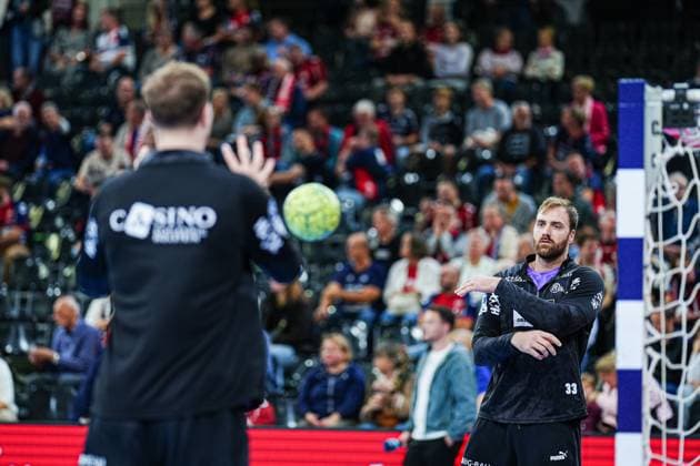 Leon Nowottny (THW Kiel, 12), Andreas Wolff (THW Kiel, 33) GER, SG Flensburg-Handewitt vs. THW Kiel, Handball, Bundesliga, Spieltag 8, Saison 2026 2026, 11.10.2025 GER, SG Flensburg-Handewitt vs. THW Kiel, Handball, Bundesliga, Spieltag 8, Saison 2026 2026, 11.10.2025 Flensburg Copyright: xEibner-Pressefoto MarcelxvonxFehrnx EP_MFN