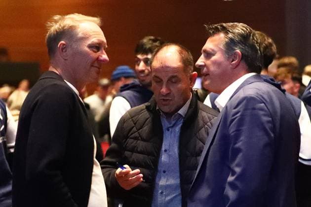 11.10.2025, xmohx, Fussball 3.Liga, 1.FC Saarbruecken - Mitgliederversammlung 2025 v.l. Co-Trainer Dimitrios Moutas Trainer Alois Schwartz (1.FC Saarbruecken) Sportdirektor Jürgen Luginger (1.FC Saarbruecken) (DFL DFB REGULATIONS PROHIBIT ANY USE OF PHOTOGRAPHS as IMAGE SEQUENCES and or QUASI-VIDEO) Saarbruecken