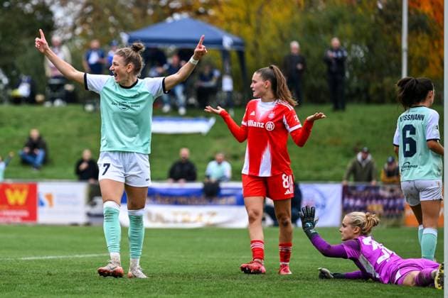 12.10.2025, Fußball, 2. Frauen-Bundesliga, 2025 2026, 7. Spieltag, SG 99 Andernach - FC Bayern München II Carolin Schraa (7 SG 99 Andernach) jubelt während des Spiels. Sie schoss das erste Tor der Partie.