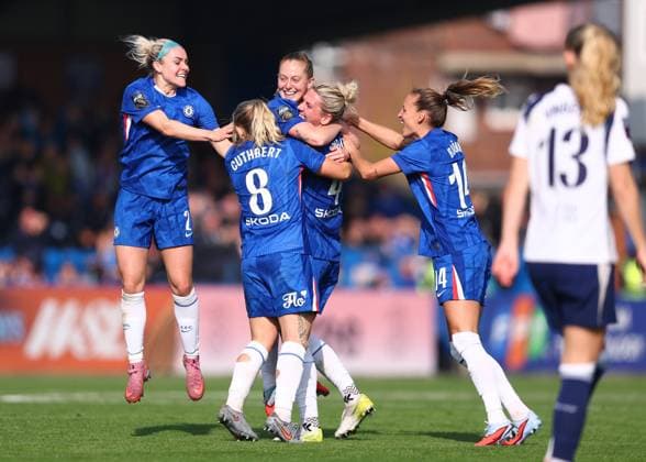 Kington Upon Thames, England, 12th October 2025. Keira Walsh (C) of Chelsea celebrates after scoring the opening goal during the Chelsea Women vs Tottenham Women Barclays Women s Super League match at Kingsmeadow, Kington Upon Thames. Picture credit should read: Paul Terry Sportimage EDITORIAL USE ONLY. No use with unauthorised audio, video, data, fixture lists, club league logos or live services. Online in-match use limited to 120 images, no video emulation. No use in betting, games or single club league player publications. SPI_012_PT_Chelsea_W_Spurs_W SPI-4209-0012