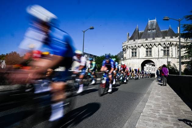 Paris Tours 2025 Cycling Race TOURS, FRANCE - OCTOBER 12 : Illustration picture during the 119th edition of Paris Tours an UCI ProSeries 1.Pro one day cycling road race for Men Elite of 211.6 km with start in Chartres and finish in Tours on October 12, 2025 in Tours, France, 12 10 2025 ( Motordriver Guy De Vuyst - Tours France  Copyright: xPeterxDexVoechtx