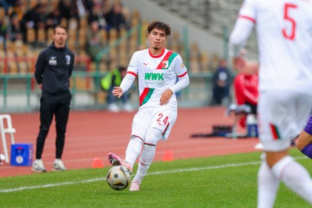 David Leal Costa (24, FC Augsburg II) beim Spiel zwischen TSV Schwaben Augsburg v FC Augsburg II, Fußball, Herren, Regionalliga Bayern, 2025 2026, 13.Spieltag am 12.10.2025 in Augsburg, Rosenaustadion. Bayern Deutschland