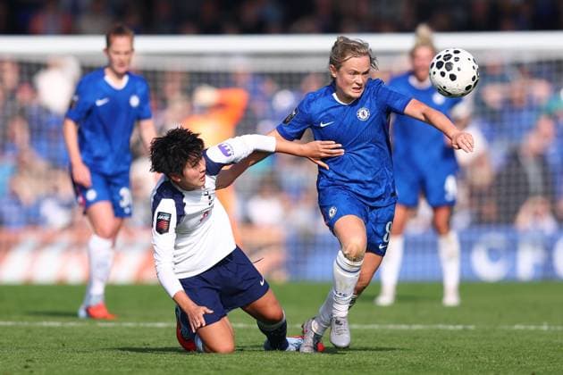 Kington Upon Thames, England, 12th October 2025. Toko Koga of Tottenham Hotspur and Erin Cuthbert of Chelsea challenge for the ball during the Chelsea Women vs Tottenham Women Barclays Women s Super League match at Kingsmeadow, Kington Upon Thames. Picture credit should read: Paul Terry Sportimage EDITORIAL USE ONLY. No use with unauthorised audio, video, data, fixture lists, club league logos or live services. Online in-match use limited to 120 images, no video emulation. No use in betting, games or single club league player publications. SPI_025_PT_Chelsea_W_Spurs_W SPI-4209-0024