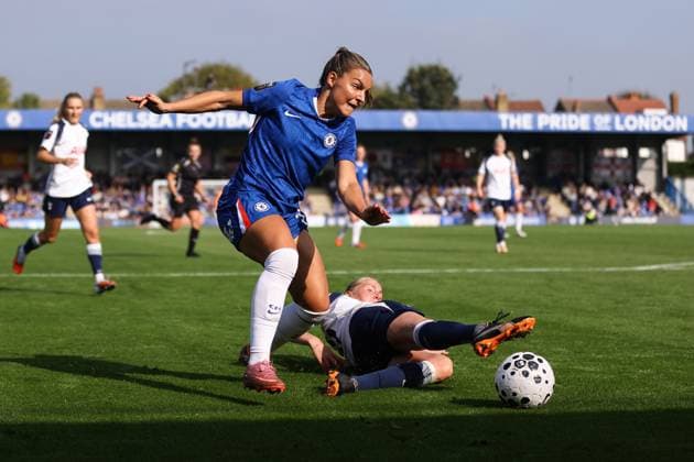 Chelsea v Tottenham Women 12 October 2025, London - Women s Super League - Chelsea v Tottenham Hotspur - Johanna Rytting Kaneryd of Chelsea and Eveliina Summannen of Tottenham Hotspur - Photo: Jacques Feeney Offside. London UK Copyright: xJacquesxFeeneyx xOffsidexOffside