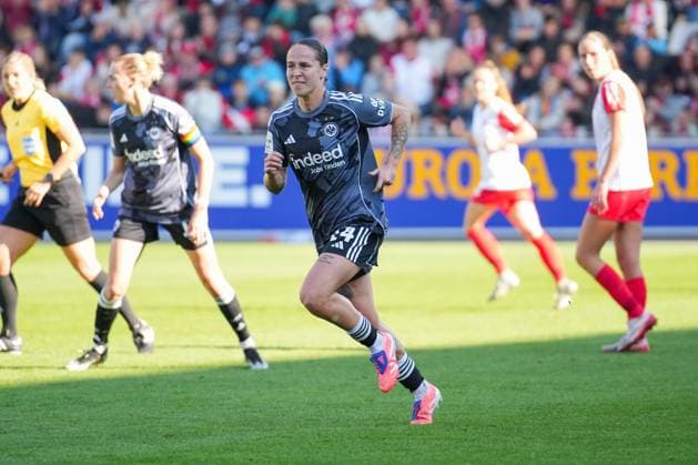 Fussball, Google Pixel Frauen-Bundesliga, 6 .Spieltag, 2025 2026, SC Freiburg vs. Eintracht Frankfurt, Dreisamstadion, Freiburg,: Anna Aehling (Eintracht Frankfurt, 24) Freiburg Dreisamstadion Baden-Württemberg Deutschland Copyright: xFINLEYxMÖRCHx