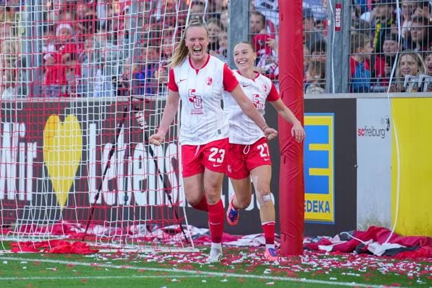 Fussball, Google Pixel Frauen-Bundesliga, 6 .Spieltag, 2025 2026, SC Freiburg vs. Eintracht Frankfurt, Dreisamstadion, Freiburg,: Luca Birkholz (SC Freiburg, Frauen 23) Tor, Torjubel, Emotionen, Torschuss, Freude, Jubel, Freiburg Dreisamstadion Baden-Württemberg Deutschland Copyright: xFINLEYxMÖRCHx